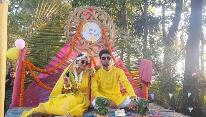 নিজ ক্যাম্পাসে নোবিপ্রবি ছাত্রীর গায়েহলুদ