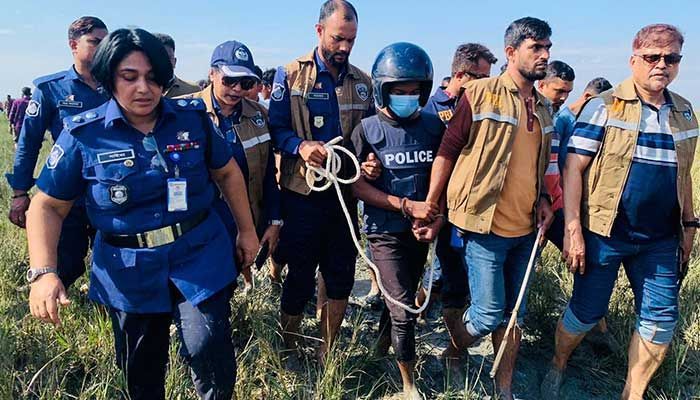 ফের রিমান্ডে আবির, ফাঁসির দাবিতে আদালতে বিক্ষোভ