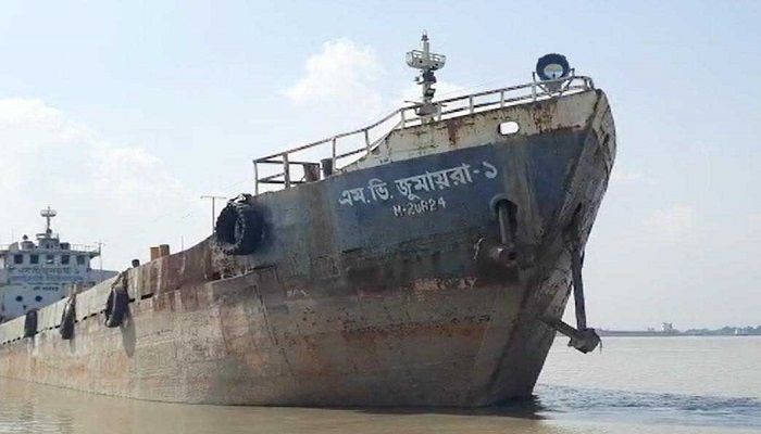 চরে আটকা রামপাল বিদ্যুৎকেন্দ্রের কয়লাবোঝাই জাহাজ 