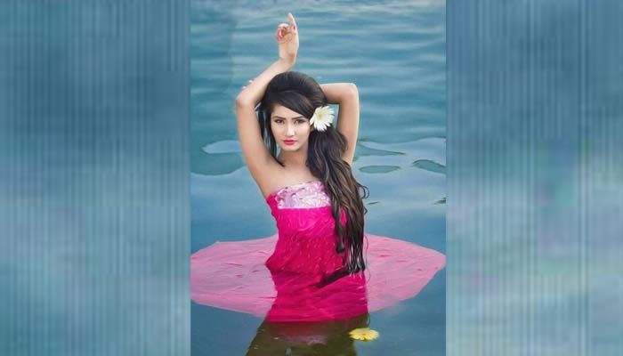 ভয়াবহ দুর্ঘটনার কবলে ফারিন খান