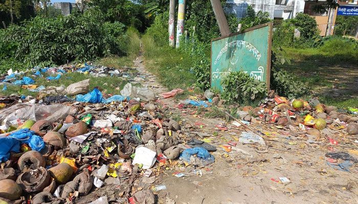 ফেনী সরকারি কলেজ : ছাত্রাবাস নাকি ভাগাড় বোঝা দায়