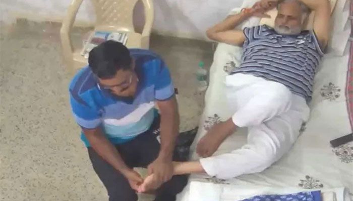 জেলে আম আদমি মন্ত্রীর ম্যাসাজ, বিজেপি নেতাদের নিন্দা