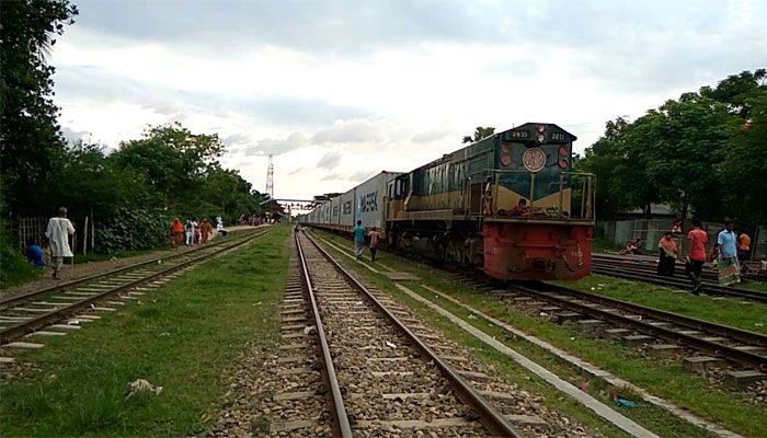 ব্রাহ্মণবাড়িয়ায় ট্রেনে কাটা পড়ে দুইজন নিহত