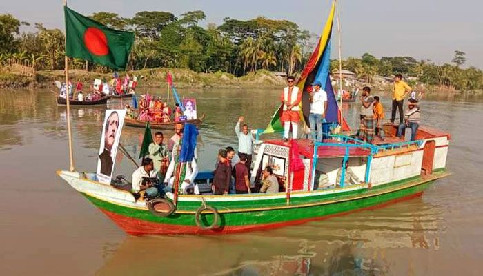 নৌকায় ভেসে জারি-সারি, নীলনৃত্য ও পুঁথিপাঠ