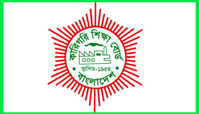 এবার সাহিত্যিককে হেয় করে কারিগরির প্রশ্ন