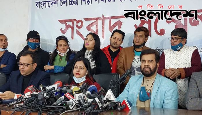 আদালতের রায়ের পর এফডিসিতে নিপুণের সংবাদ সম্মেলন