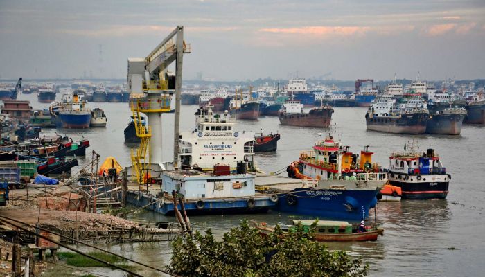 ধর্মঘটে অচল চট্টগ্রাম নৌবন্দর। ছবি : প্রবা