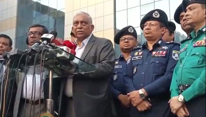 কোনোভাবেই রাস্তায় সমাবেশ নয় : স্বরাষ্ট্রমন্ত্রী