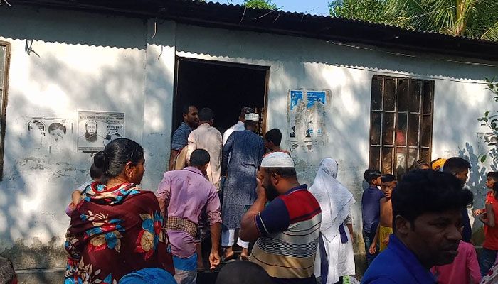 পুড়ে অঙ্গার দুই ভাই : মা ও নানি না ফেরায় নানা প্রশ্ন