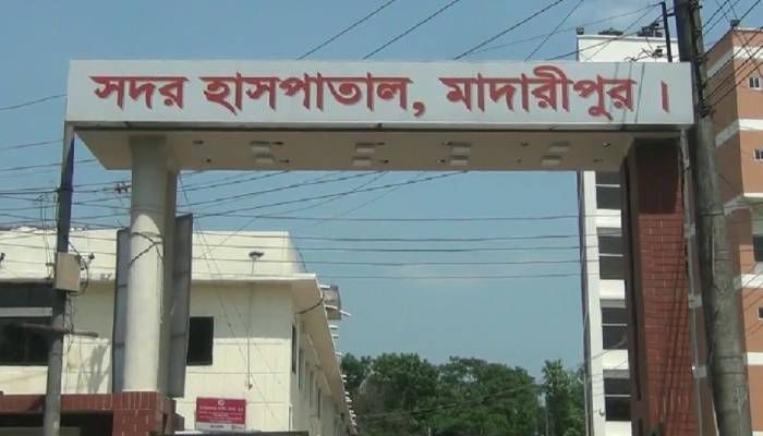বাড়ি ফেরার পথে সড়কে ঝরল দুই ভাগিনা ও মামার প্রাণ