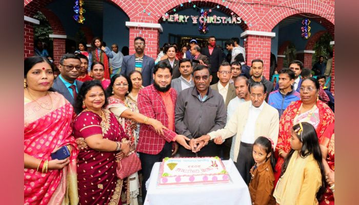 নানা আয়োজনে বগুড়ায় পালিত হচ্ছে বড়দিন