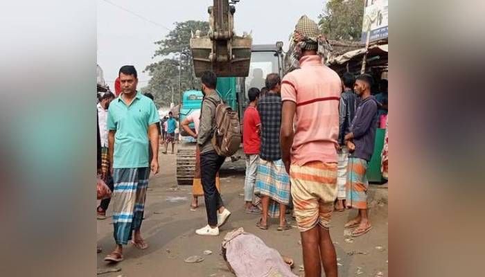 কাজের জন্য বের হয়ে প্রাণ গেল ভেকুচাপায়
