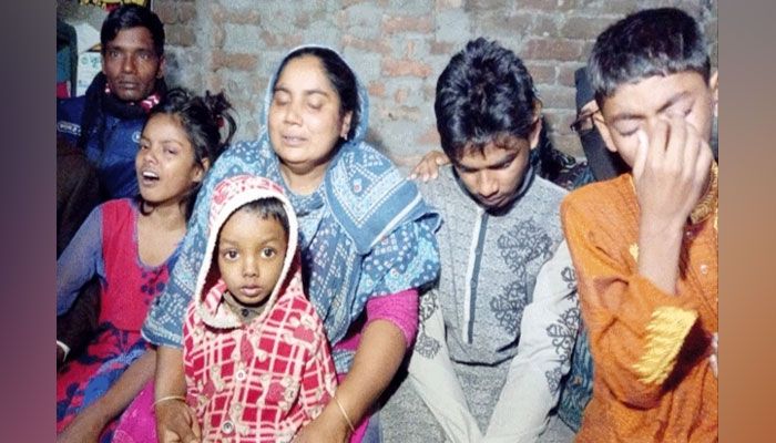 চালক হত্যা : জড়িতকে গ্রেপ্তার ও বিচার দাবি