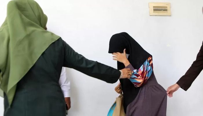 ইন্দোনেশিয়ায় বৈবাহিক সম্পর্ক ছাড়া যৌনমিলনে যে শাস্তি হতে যাচ্ছে