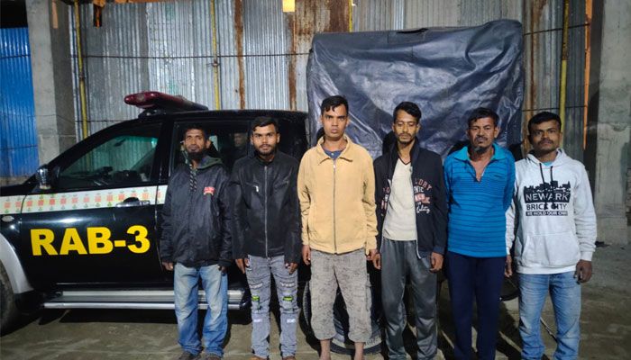 ছিনতাইকারী চক্রের ২৫ সদস্য গ্রেপ্তার