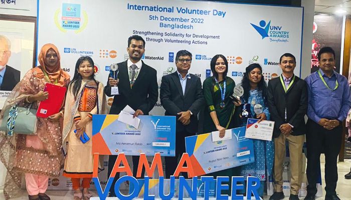 আইভিডি বাংলাদেশ ভলান্টিয়ার অ্যাওয়ার্ড পেলেন ২০ জন স্বেচ্ছাসেবক