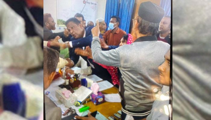 বগুড়ার দুই সরকারি স্কুলে ভর্তি কার্যক্রম শুরু, হট্টগোল