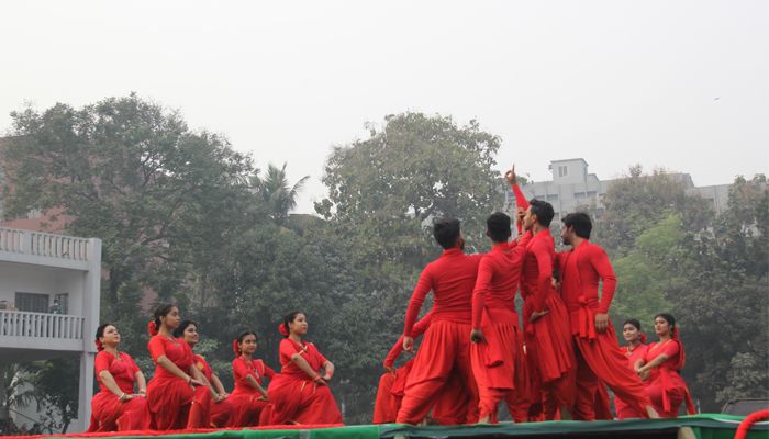 করোনার বাধা কাটিয়ে সম্মিলিত কণ্ঠে দেশের গান গাইল ছায়ানট