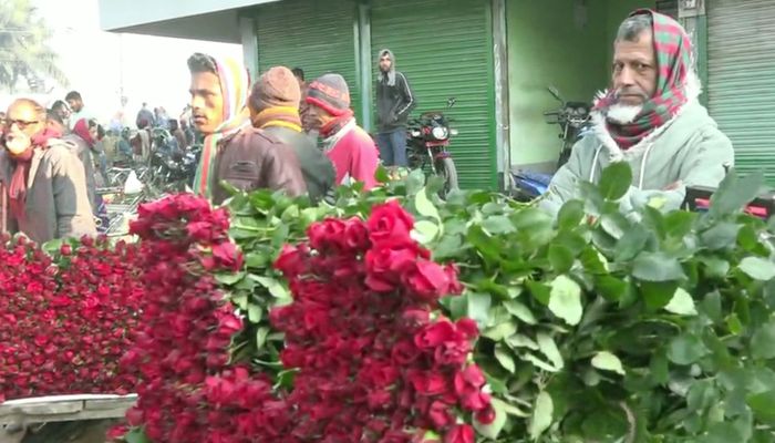 জমে উঠেছে গদখালীর ফুলের বাজার