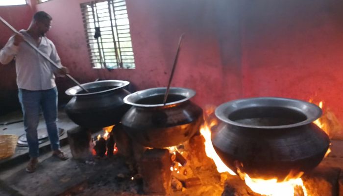 আর্জেন্টিনার জয় কামনায় লাখ টাকার গরু দিয়ে মেজবান