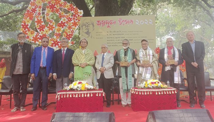 ‘মানুষের জীবনসংগ্রামের কথা ছবিতে এঁকেছিলেন জয়নুল আবেদিন’ 