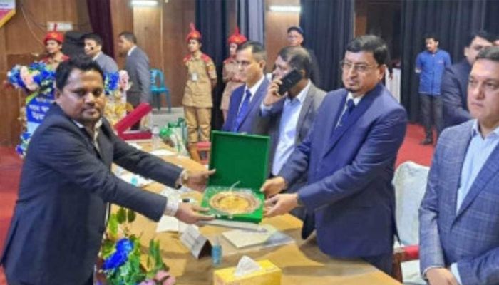 কিশোরগঞ্জের সেরা তরুণ করদাতা নুরুল ইসলাম