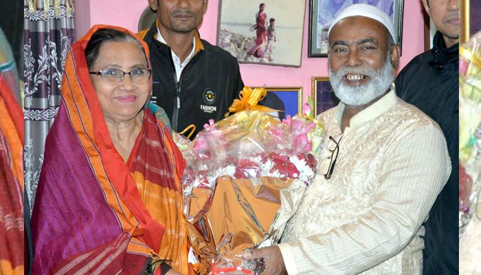 পরাজিত আ.লীগ প্রার্থী ডালিয়ার সঙ্গে মোস্তফার সাক্ষাৎ
