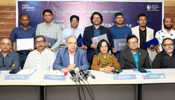 দুর্নীতি প্রতিরোধে রাজনৈতিক সদিচ্ছা জরুরি : ইফতেখারুজ্জামান
