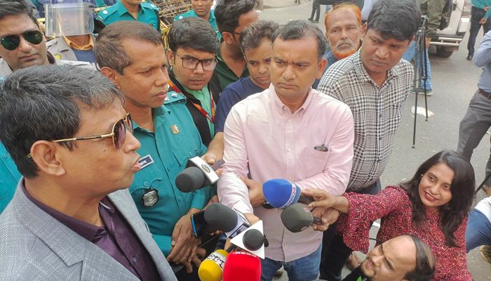 বিএনপির সমাবেশ ঘিরে নাশকতার কোনো শঙ্কা নেই : ডিবিপ্রধান