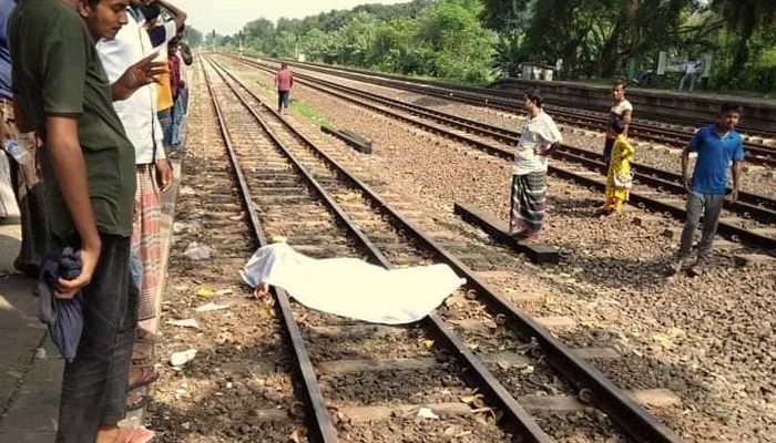 ফরিদপুরে ট্রেনে কাটা পড়ে নারীর মৃত্যু