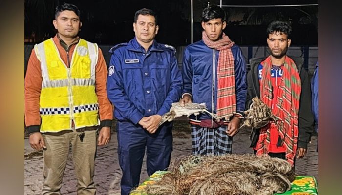 পাখি শিকারের দায়ে দুই যুবকের কারাদণ্ড