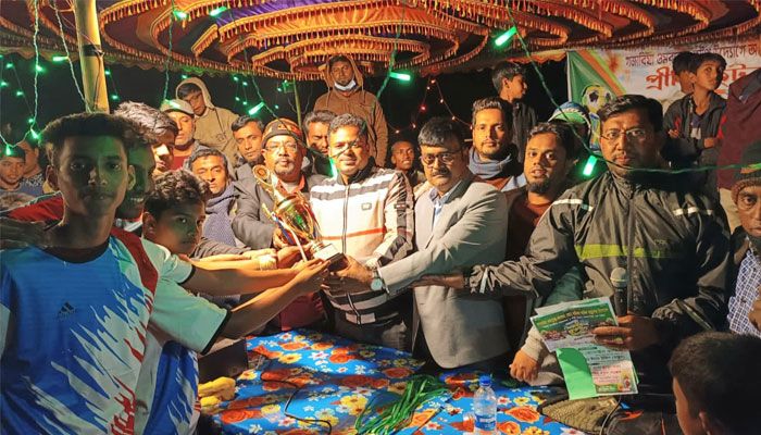 বিবাহিত-অবিবাহিত ফুটবল ম্যাচ, চ্যাম্পিয়ন অবিবাহিতরা