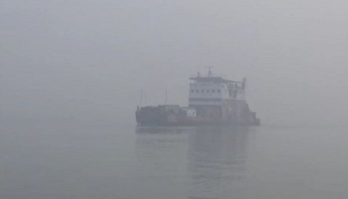 সাড়ে ৬ ঘণ্টা পর দৌলতদিয়া-পাটুরিয়ায় ফেরি চলাচল স্বাভাবিক