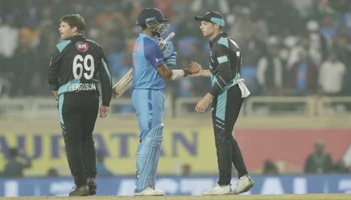 ভারতের বিপক্ষে কিউইদের দাপুটে জয়