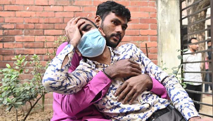 ‘এই লাশ ক্যামনে কান্ধে নিমু’
