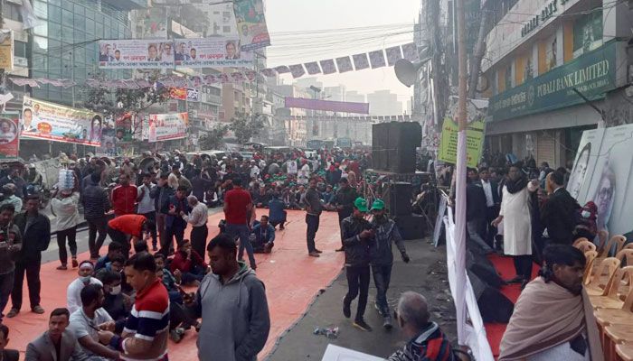গণঅবস্থানে অংশ নিতে নয়াপল্টনে বিএনপির নেতাকর্মীরা