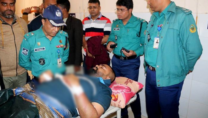 ববি শিক্ষার্থীদের কুপিয়ে আহত করার ঘটনায় তদন্ত কমিটি 