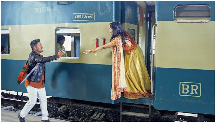 সারিকাকে নিয়ে বিজ্ঞাপনে শাহরুখ খান হলেন ক্রিকেটার আশরাফুল