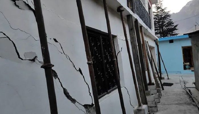 ভেঙে ফেলা হচ্ছে যোশীমঠের ক্ষতিগ্রস্ত বাড়িগুলো