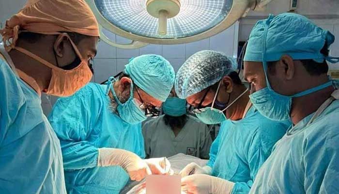 সারার কিডনিতে দ্যুতি ছড়াবে দুই জীবন প্রদীপ