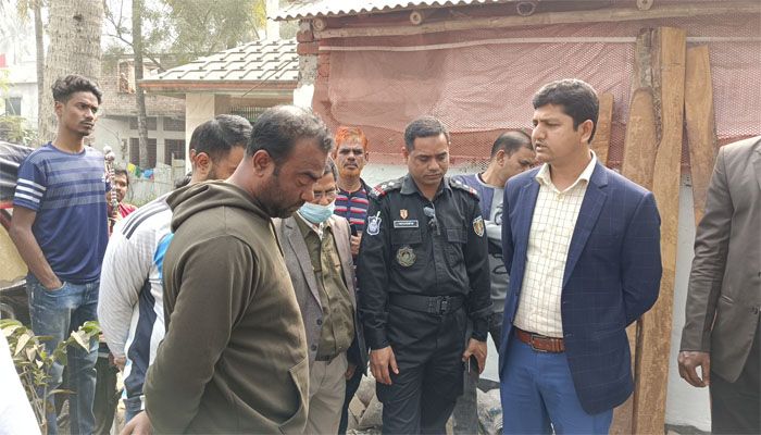 মেহেরপুরে আদি বম্বে ফ্যাক্টরিকে জরিমানা