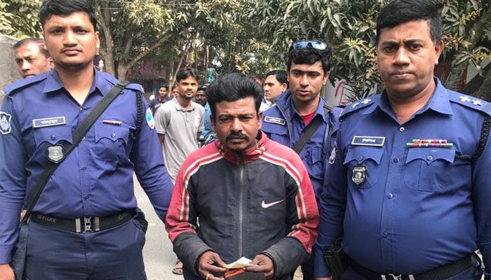 স্কুলছাত্রীকে উত্যক্ত করায় যুবকের কারাদণ্ড