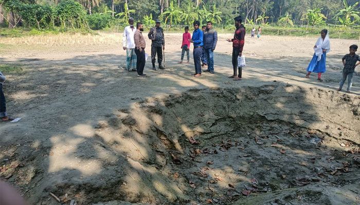 কৃষি জমির মাটি উত্তোলন করায় জরিমানা