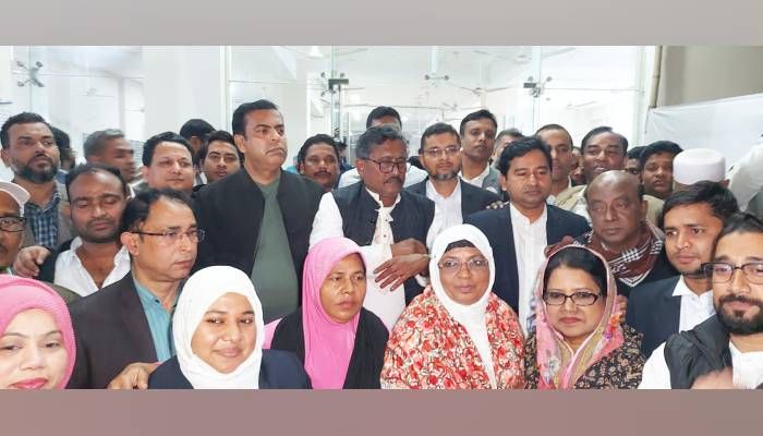 ১৭ পদের ১৬টিতে আওয়ামী লীগপন্থি প্যানেলের জয়