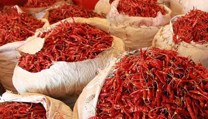 শুকনো মরিচের দামে হঠাৎ ‘ঝাল’