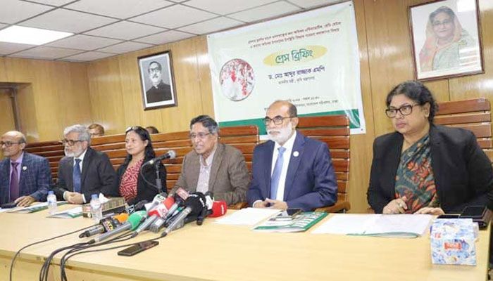 ব্রয়লার মুরগিতে ক্ষতিকর কিছু নেই : আব্দুর রাজ্জাক