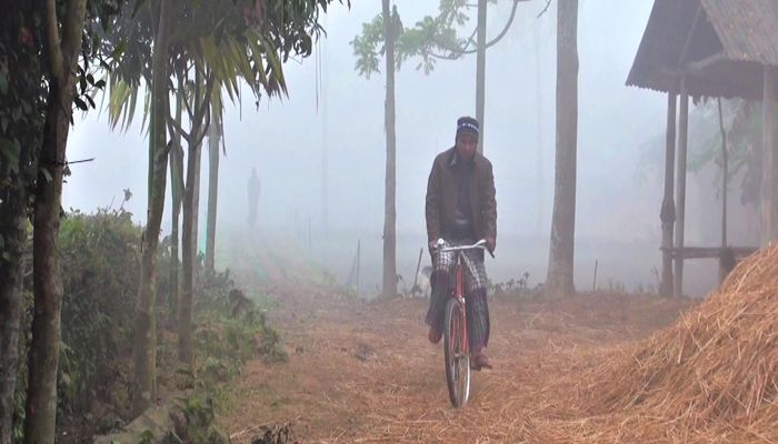 কুয়াশা আর শৈত্যপ্রবাহে পঞ্চগড়ে তীব্র শীত