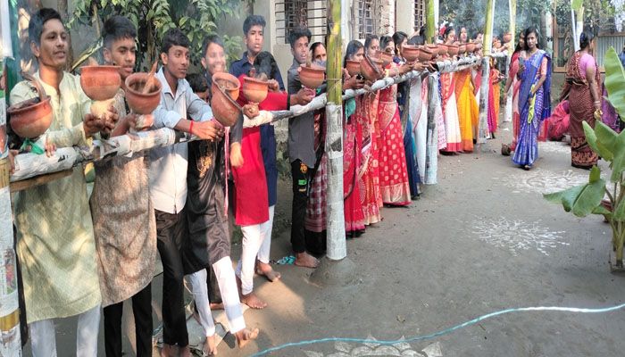 মনের বাসনে পূরণে উদযাপিত হচ্ছে সূর্যপূজা