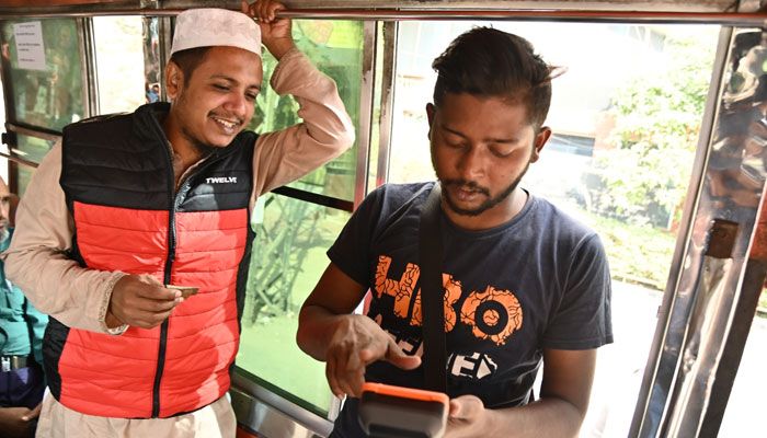  ১৫ কোম্পানির বাসে ই-টিকেট চালু