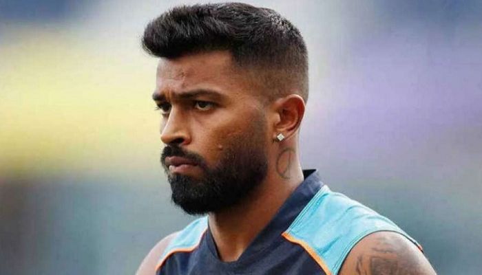 ছক্কা না হওয়ায় ছাঁটাই পিচ প্রস্তুতকারক